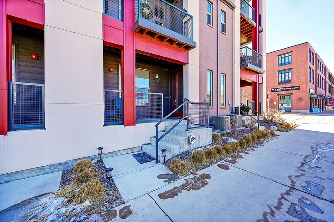Building Photo - 7080 W Alaska Dr