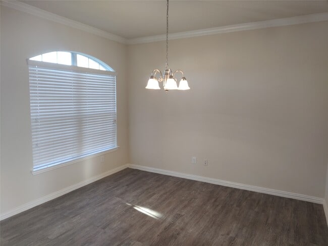 Building Photo - 24623 Forest Canopy Dr