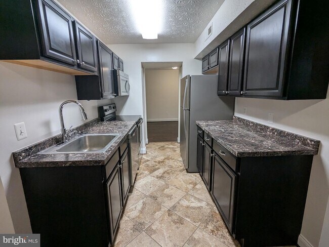 Building Photo - 7931 Mandan Rd