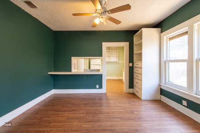 Building Photo - 2139 Ave F