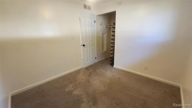 Building Photo - 6555 Manson Dr