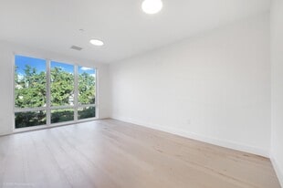 Building Photo - 348 Baldwin Ave