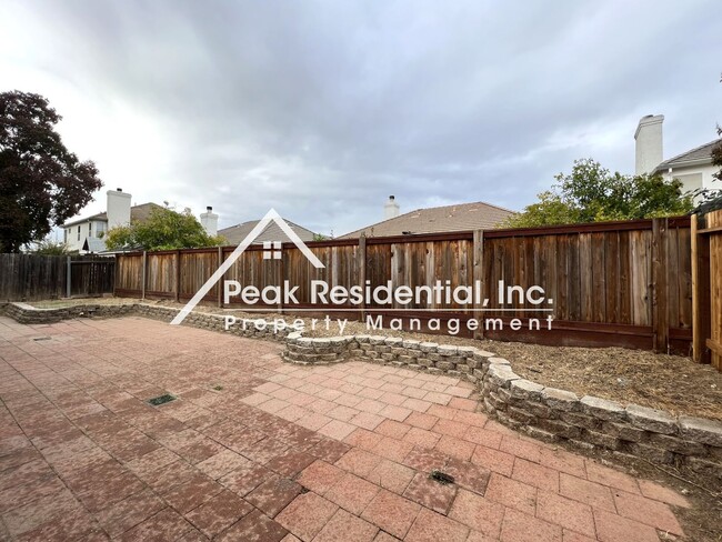 Building Photo - Updated 4bd/2ba Vintage Park Home with 3 C...