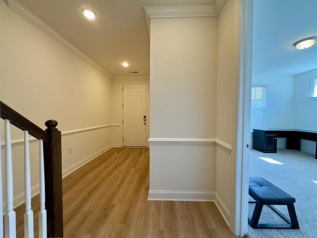 Building Photo - 2550 Frg Vlg Wy