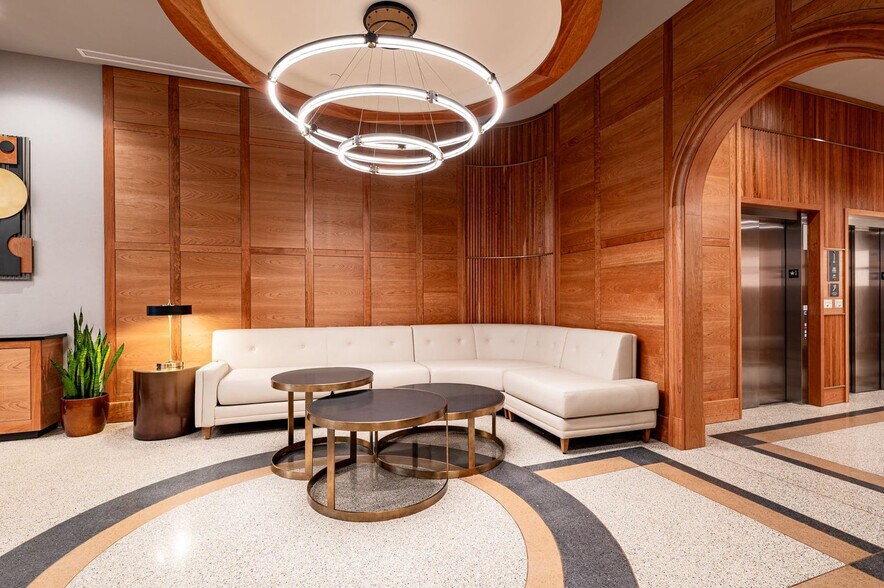 Building Photo - 1011 Canal St