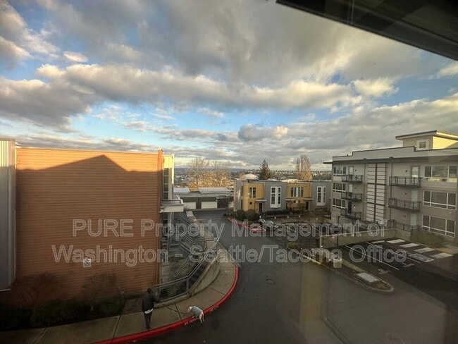 Building Photo - 2327 S I St