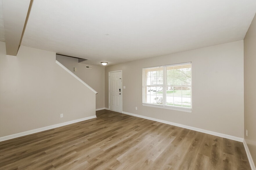 Building Photo - 1361 Blue Ridge Ln