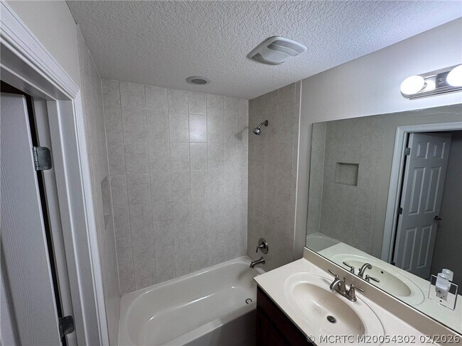 Building Photo - 11239 SW Barton Way