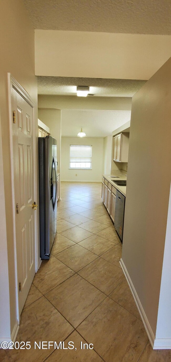 Building Photo - 2428 Cedar Trace Dr E