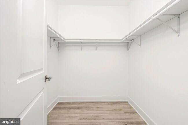 Building Photo - 4403 Thompson Dr