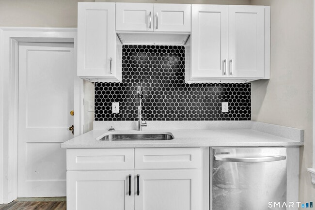 Building Photo - 126 Thomas St