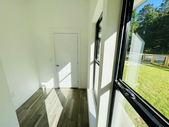 Building Photo - 11511 Mockingbird Hill