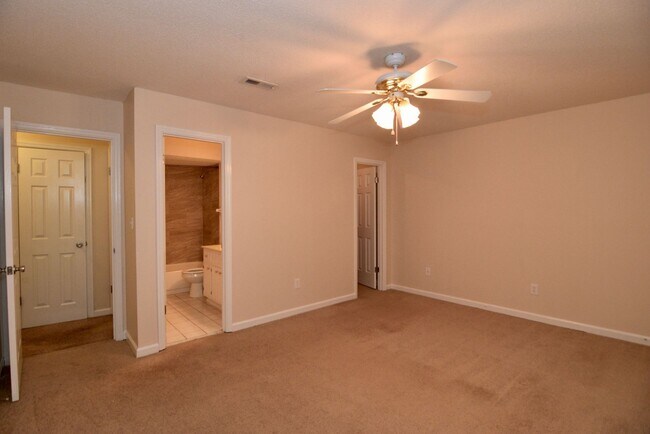 Building Photo - Evans 3 Bed/2 Bath w/ Garage & Huge Fenced...