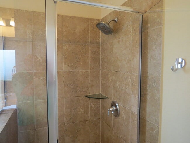 Building Photo - "Charming 4-Bed Oasis with Granite Touches...