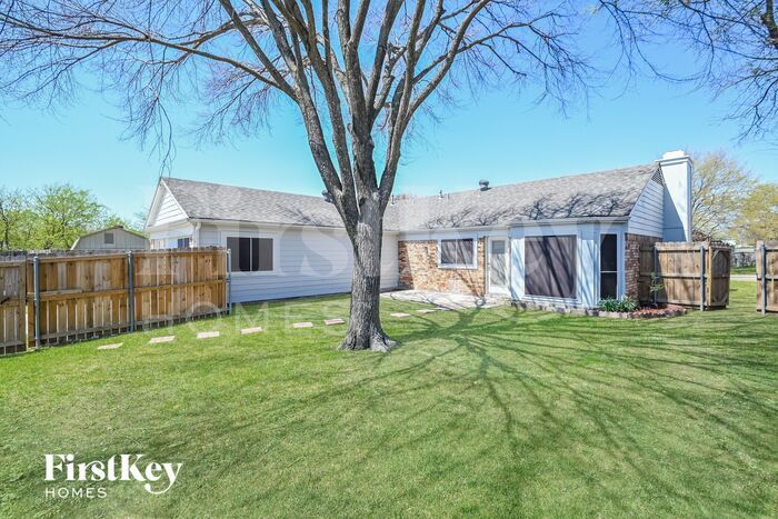 Building Photo - 804 Courson Dr