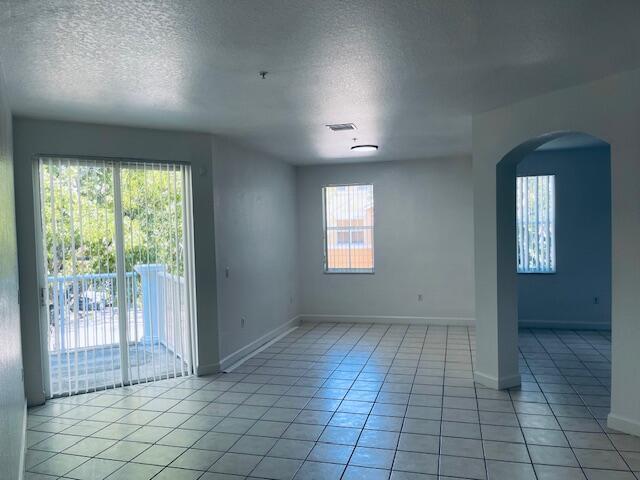 Building Photo - 2030 Shoma Dr