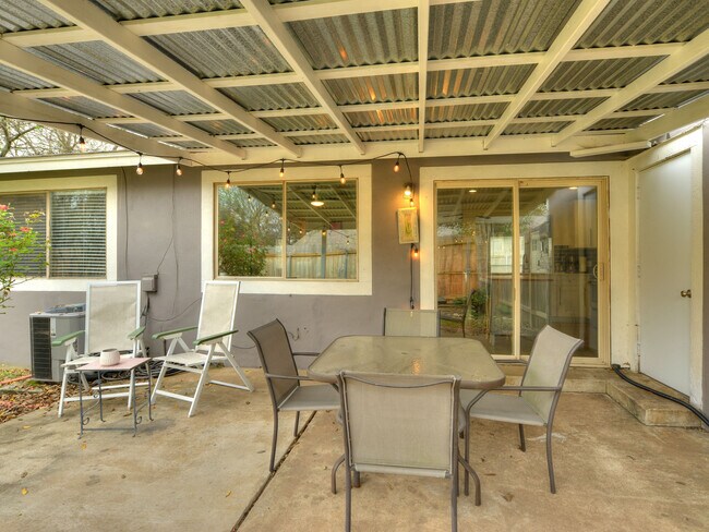 Unit #B - 6715 West Gate Blvd
