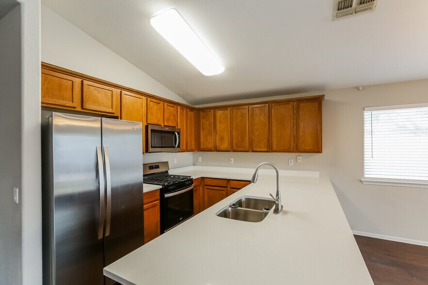 Building Photo - 4513 N 88th Ave
