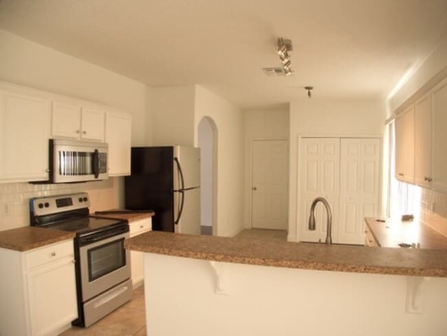 Building Photo - 244 Cotswold Cir