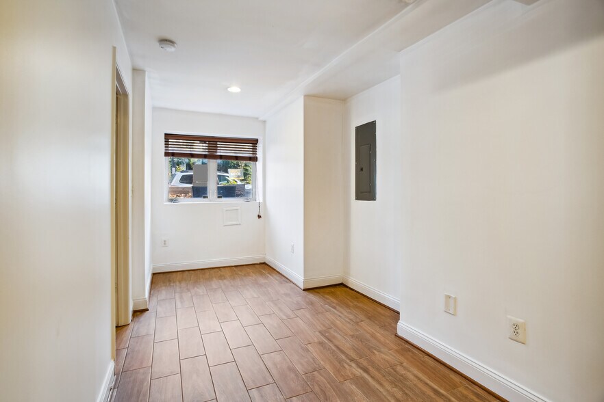 Front master suite - 76 R St NW