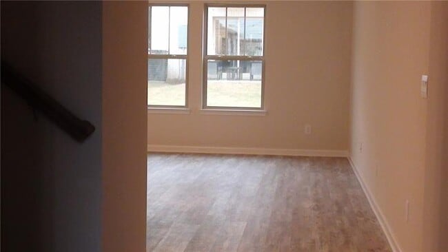 Building Photo - 1174 Lake Dr SW