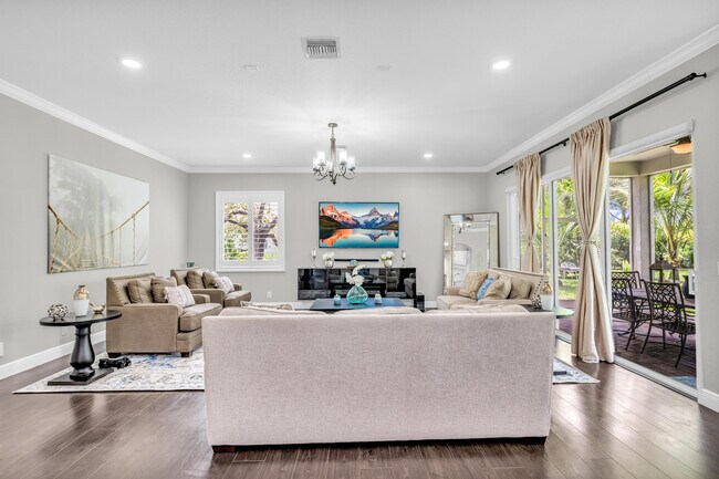 Building Photo - 4661 Manderly Dr
