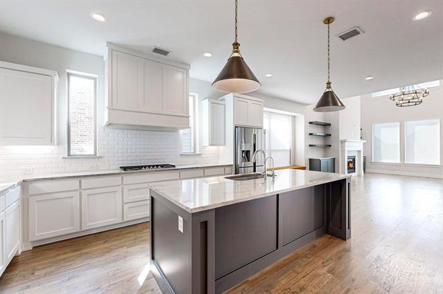 Building Photo - 691 Meandering Ln