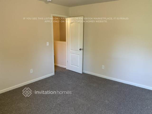 Building Photo - 3600 Brookhollow Dr