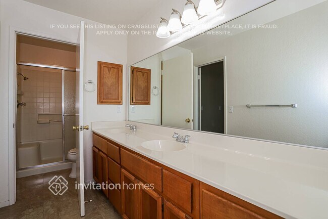 Building Photo - 3020 Twin Creeks Ln