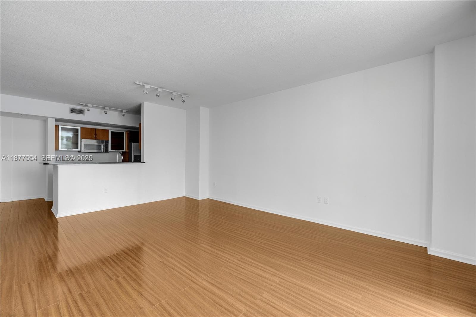 Building Photo - 18800 NE 29th Ave