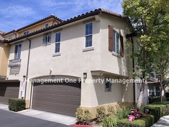 Building Photo - Beautiful Serafina Gated Community Townhome