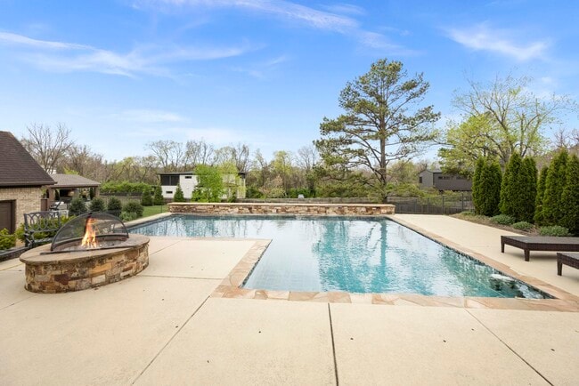 Building Photo - 4603B Lealand Ln