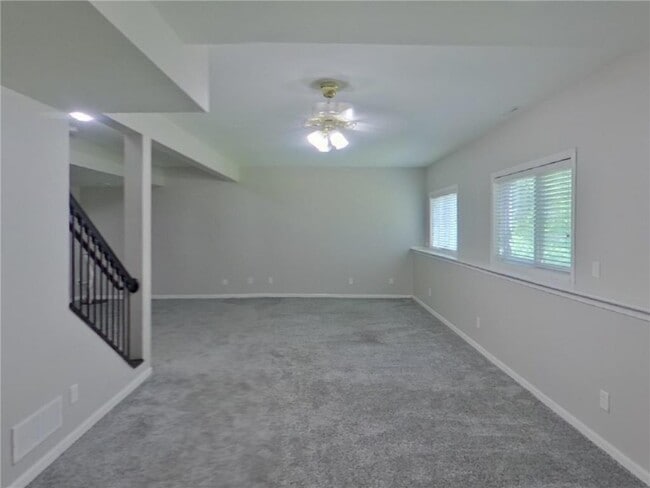 Building Photo - 13401 Nevada Ave