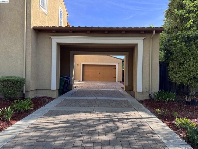 Building Photo - 7875 Kennard Ln