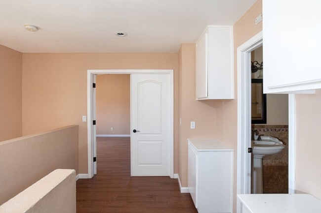 Building Photo - Schedule a tour today for a BEAUTIFUL 3-Bedroom, 3-Bath!