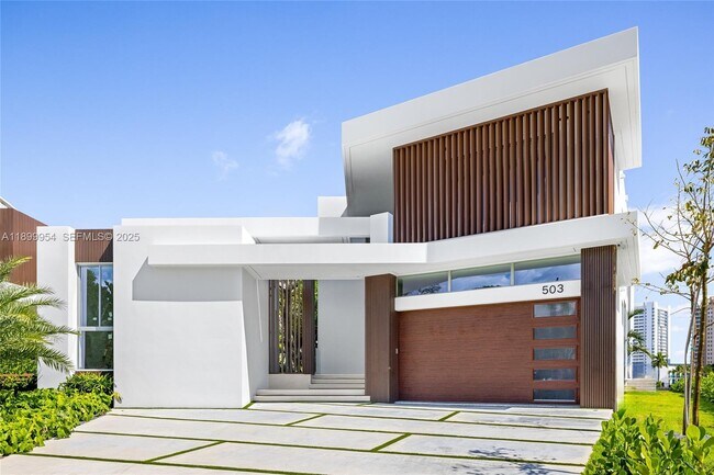 Building Photo - 503 Palm Dr