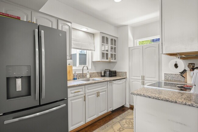 Building Photo - 27462 Country Glen Rd