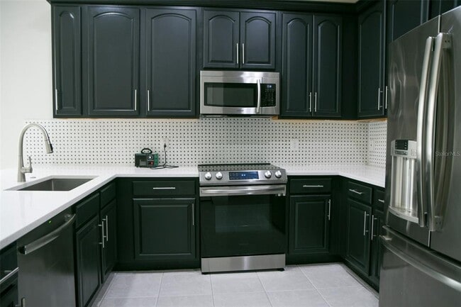 Building Photo - 4943 Solimartin Dr