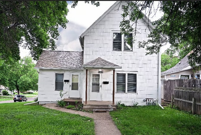 Primary Photo - 4103 Davis Ave