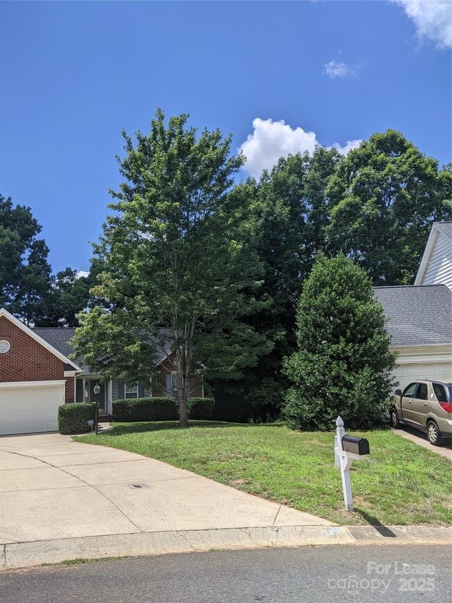 Building Photo - 3704 Wilshire Ln