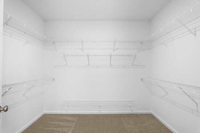 Building Photo - 8132-8132 Snelling Dr