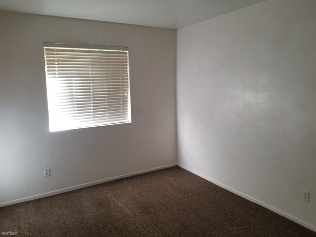 Building Photo - 3 br, 2 bath Condo - 16602 North 25th Stre...