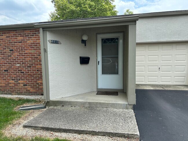 Primary Photo - 4800 Moreland Dr W
