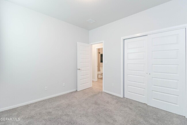 Building Photo - 12832 Haxby St