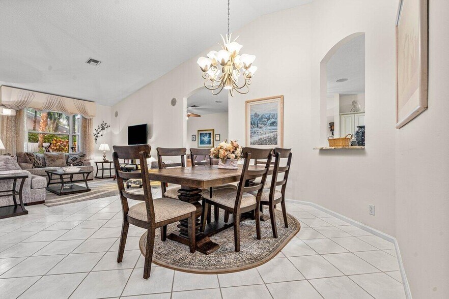 Building Photo - 9756 Arbor View Dr S