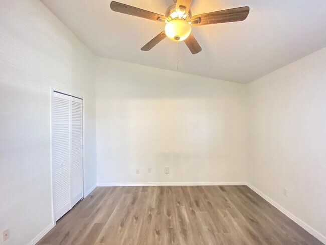 Building Photo - 227 San Gabriel St