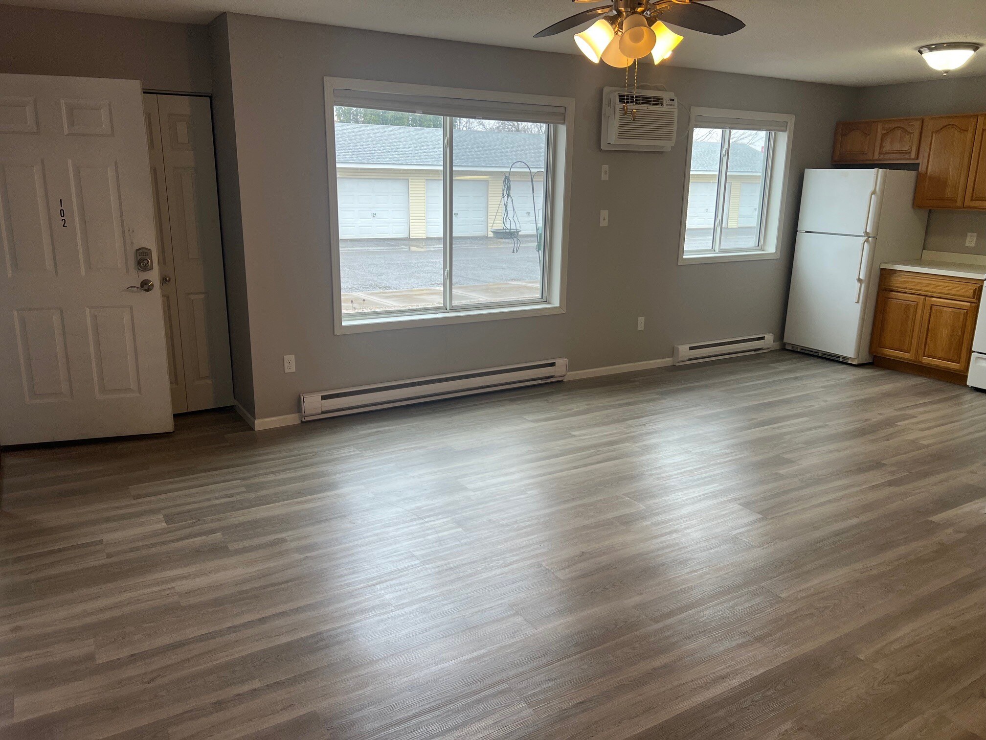 Building Photo - 615 11th Street Southwest