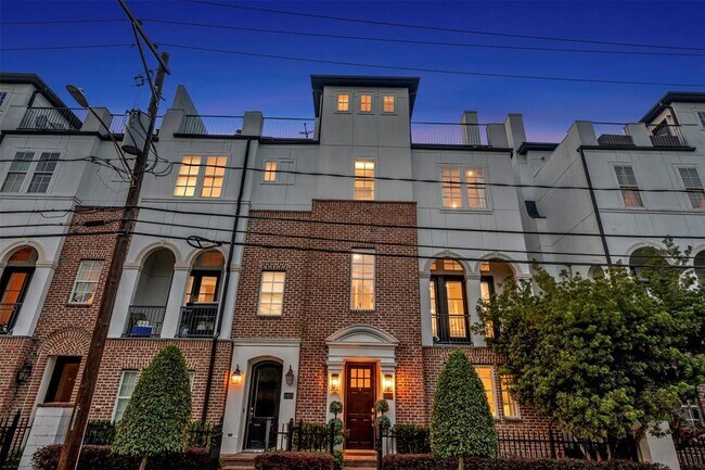Building Photo - 1818 Dart St
