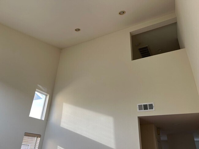 Building Photo - 12038 Ratner St