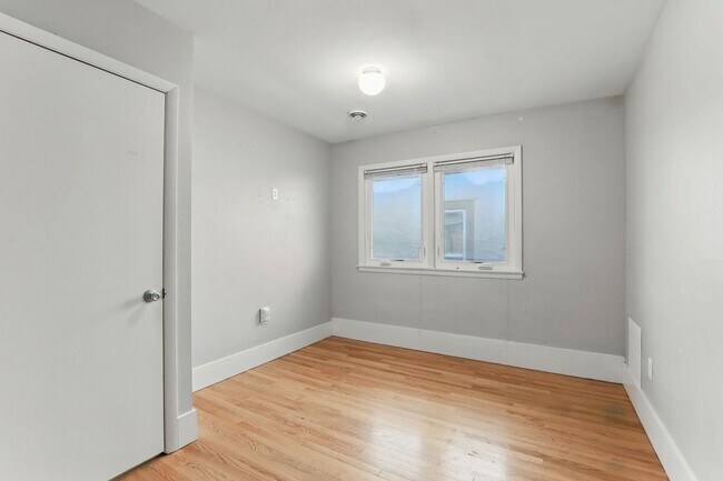 Building Photo - 1638 Marshall Ave